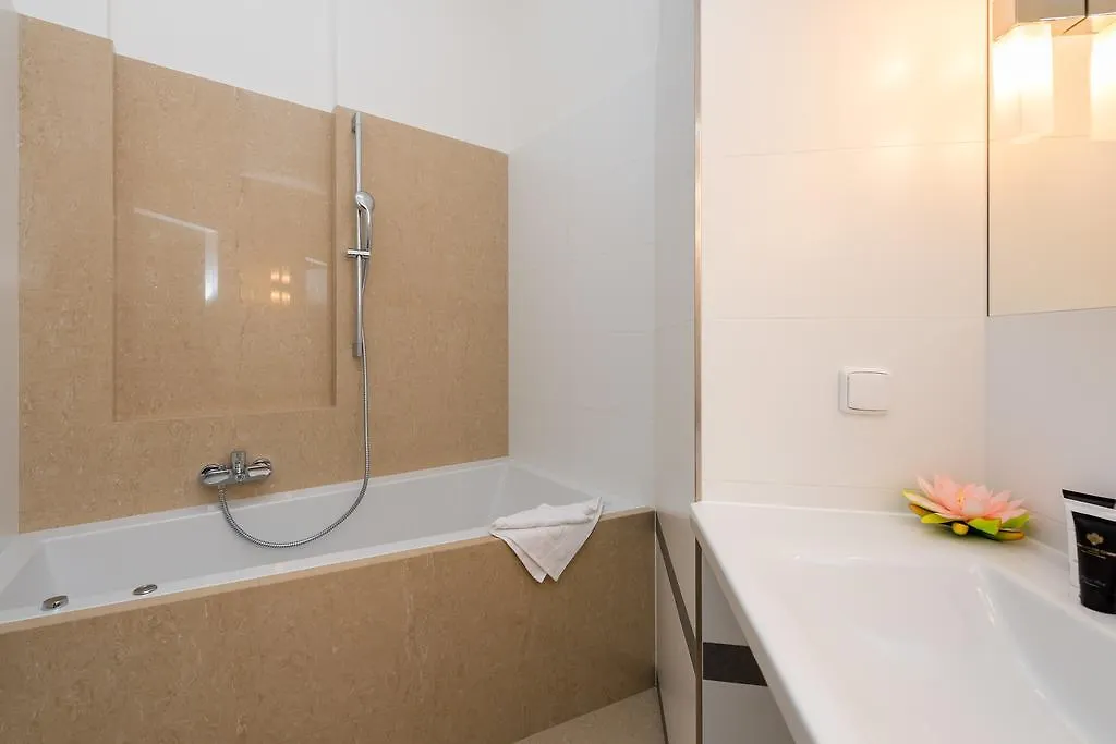 Love To Live Apartments Prag Tjeckien
