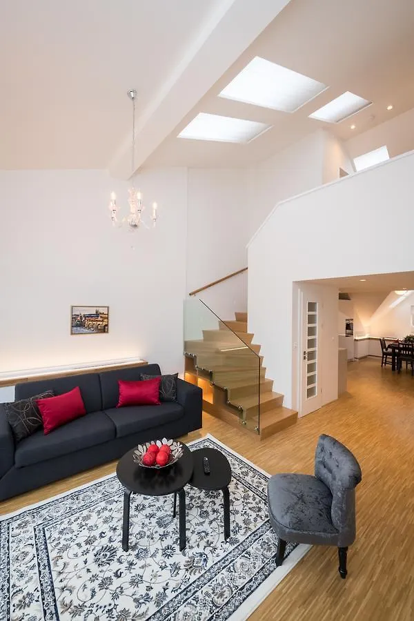 Love To Live Apartmentss kontakt
